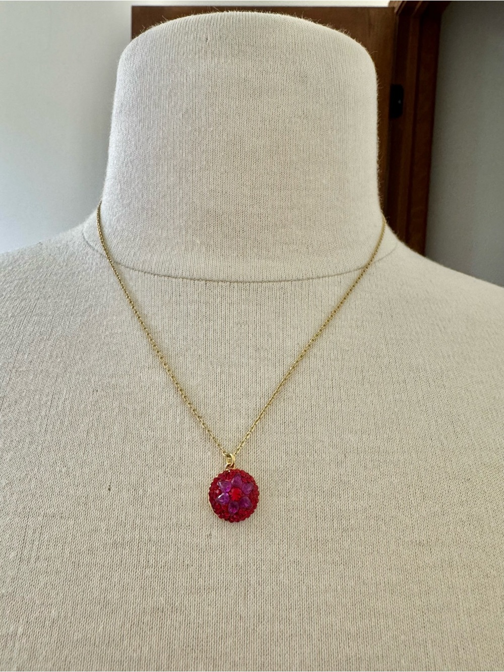 NWT Kate Spade Razzle Dazzle Gold Tome with Red and Pink Pendant Necklace